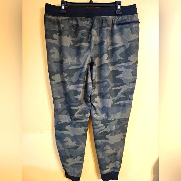 Under Armour Mens Elite Camo Joggers Size: XL NEW MSRP $100 - Picture 3 of 5